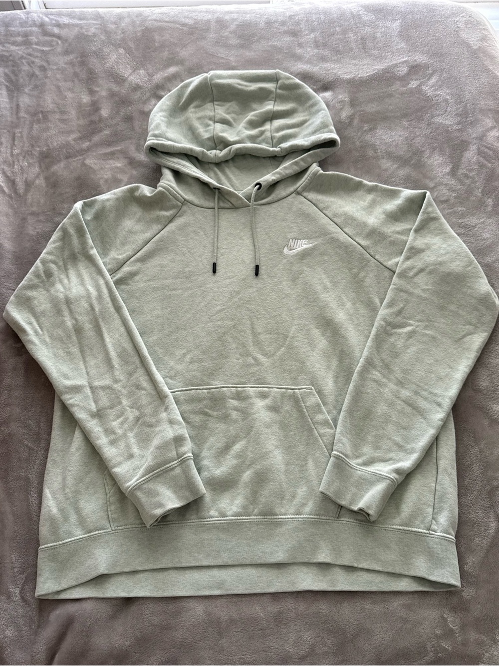 Nike Men's Sage Green Pullover Hoodie